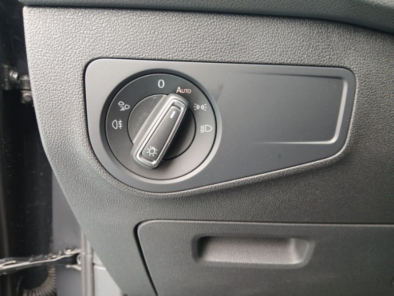 Photo 24 de l'offre de VOLKSWAGEN TIGUAN II (2) 2.0 TDI 150 DSG 2WD ELEGANCE TOE GPS Camera ACC Hayon EL. JA18 1ère Main à 33950€ chez Mérignac auto