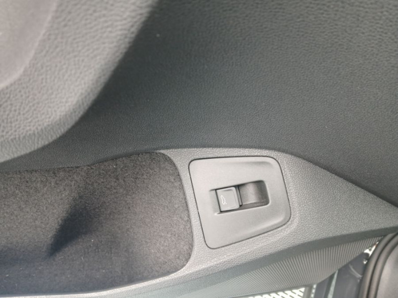 Photo 30 de l'offre de VOLKSWAGEN TIGUAN II (2) 2.0 TDI 150 DSG 2WD ELEGANCE TOE GPS Camera ACC Hayon EL. JA18 1ère Main à 33950€ chez Mérignac auto