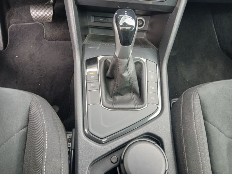 Photo 27 de l'offre de VOLKSWAGEN TIGUAN II (2) 2.0 TDI 150 DSG 2WD ELEGANCE TOE GPS Camera ACC Hayon EL. JA18 1ère Main à 33950€ chez Mérignac auto