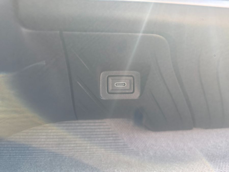 Photo 28 de l'offre de CITROEN C3 NEW 1.2 PureTech 100 BVM6 MAX GPS Camera à 17850€ chez Mérignac auto