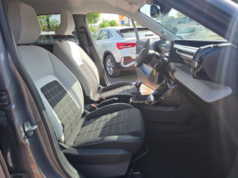 Photo 19 de l'offre de CITROEN C3 NEW 1.2 PureTech 100 BVM6 MAX GPS Camera à 17850€ chez Mérignac auto