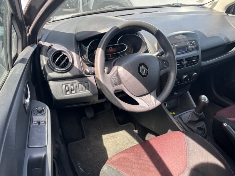 Photo 11 de l'offre de RENAULT CLIO IV 1.5 DCI 75 ECO ZEN Bluetooth Régul à 7450€ chez Mérignac auto