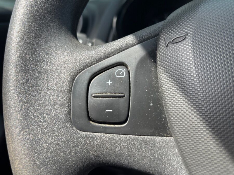 Photo 15 de l'offre de RENAULT CLIO IV 1.5 DCI 75 ECO ZEN Bluetooth Régul à 7450€ chez Mérignac auto