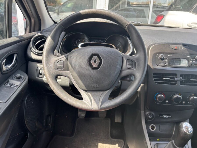 Photo 10 de l'offre de RENAULT CLIO IV 1.5 DCI 75 ECO ZEN Bluetooth Régul à 7450€ chez Mérignac auto