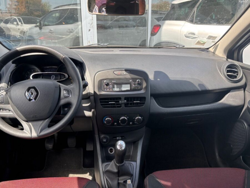 Photo 4 de l'offre de RENAULT CLIO IV 1.5 DCI 75 ECO ZEN Bluetooth Régul à 7450€ chez Mérignac auto