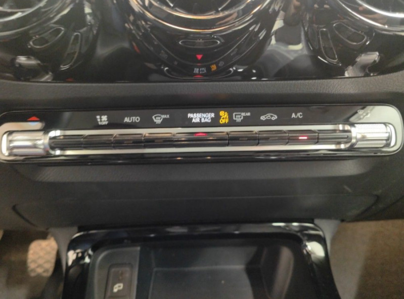 Photo 16 de l'offre de MERCEDES-BENZ CLASSE B 180 Ess. 136cv BVM6 BUSINESS GPS SC Camera Attel. 1ère Main à 21750€ chez Mérignac auto