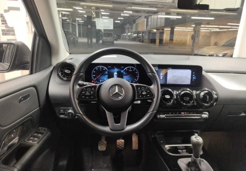 Photo 5 de l'offre de MERCEDES-BENZ CLASSE B 180 Ess. 136cv BVM6 BUSINESS GPS SC Camera Attel. 1ère Main à 21750€ chez Mérignac auto