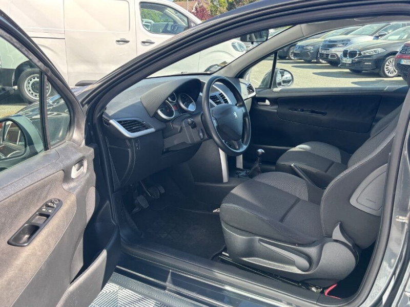Photo 16 de l'offre de PEUGEOT 207 SOCIETE 1.4 HDI 68 SOCIETE 2Places Ph.2 CLIM Attel. DISTRI Neuve à 5980€ chez Mérignac auto