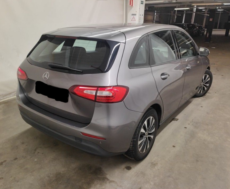 Photo 3 de l'offre de MERCEDES-BENZ CLASSE B 180 Ess. 136cv BVM6 BUSINESS GPS SC Camera Attel. 1ère Main à 21750€ chez Mérignac auto