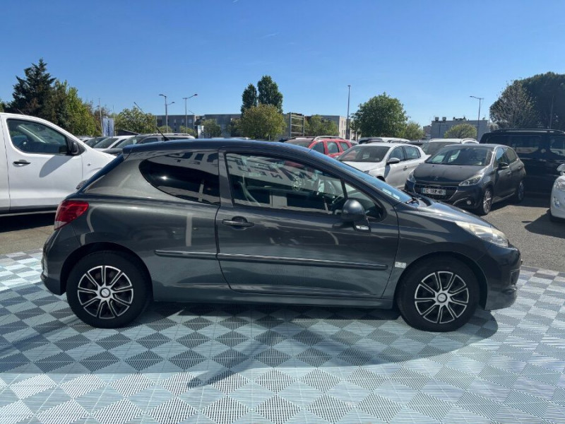 Photo 24 de l'offre de PEUGEOT 207 SOCIETE 1.4 HDI 68 SOCIETE 2Places Ph.2 CLIM Attel. DISTRI Neuve à 5980€ chez Mérignac auto
