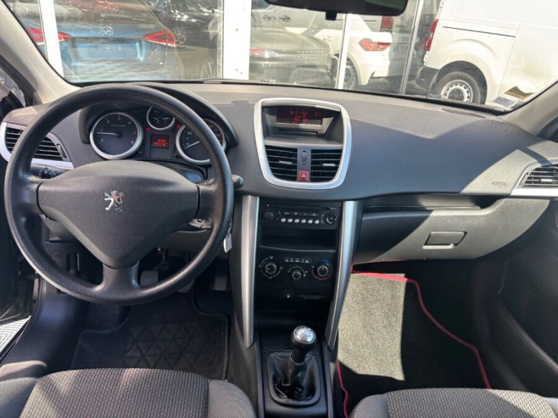 Photo 14 de l'offre de PEUGEOT 207 SOCIETE 1.4 HDI 68 SOCIETE 2Places Ph.2 CLIM Attel. DISTRI Neuve à 5980€ chez Mérignac auto
