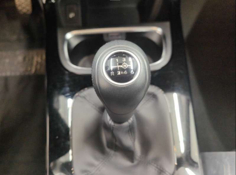 Photo 15 de l'offre de MERCEDES-BENZ CLASSE B 180 Ess. 136cv BVM6 BUSINESS GPS SC Camera Attel. 1ère Main à 21750€ chez Mérignac auto