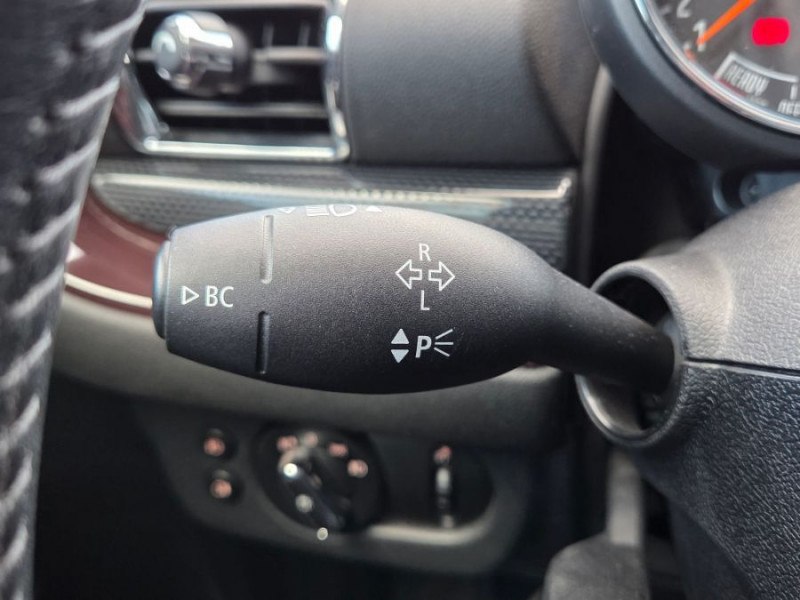Photo 26 de l'offre de MINI CLUBMAN III 1.5i 136 BVM6 COOPER GPS JA17 LED Key Less à 15950€ chez Mérignac auto
