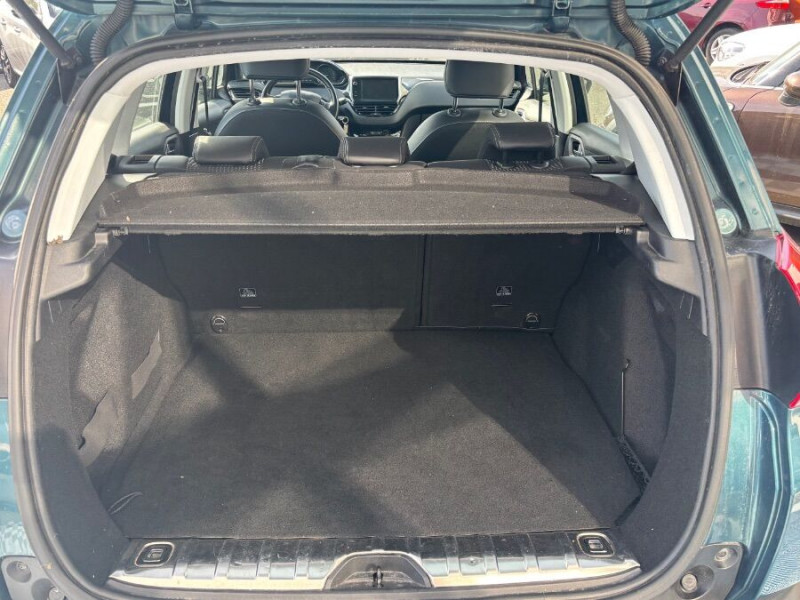 Photo 11 de l'offre de PEUGEOT 2008 1.6 BlueHDI 100 ALLURE GPS Camera Attel. à 10750€ chez Mérignac auto