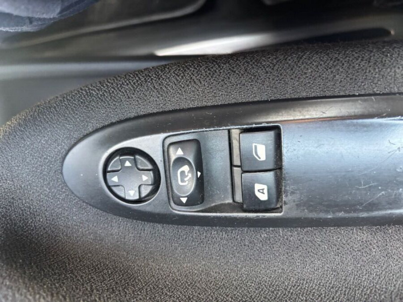 Photo 15 de l'offre de CITROEN DS3 1.6 E-HDI 90 SO CHIC GPS Radar JA16p à 7950€ chez Mérignac auto