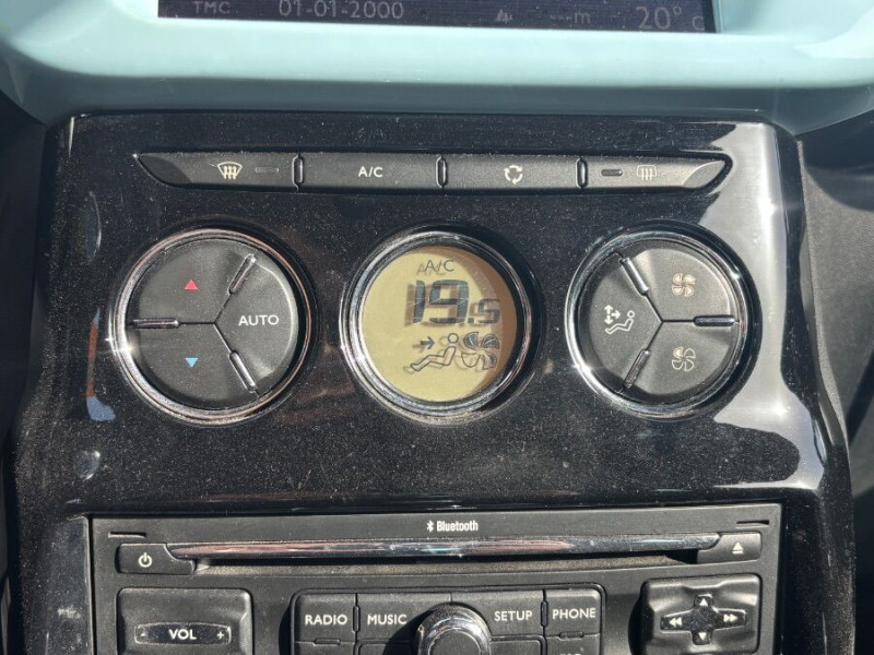 Photo 12 de l'offre de CITROEN DS3 1.6 E-HDI 90 SO CHIC GPS Radar JA16p à 7950€ chez Mérignac auto