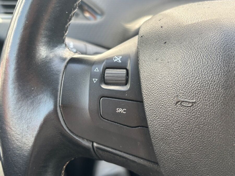 Photo 28 de l'offre de PEUGEOT 2008 1.6 BlueHDI 100 ALLURE GPS Camera Attel. à 10750€ chez Mérignac auto