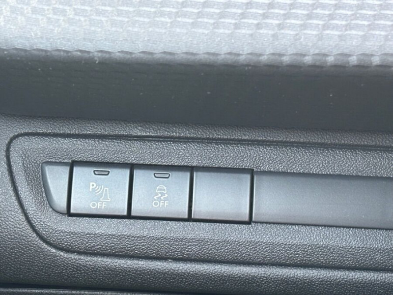 Photo 17 de l'offre de PEUGEOT 2008 1.6 BlueHDI 100 ALLURE GPS Camera Attel. à 10750€ chez Mérignac auto