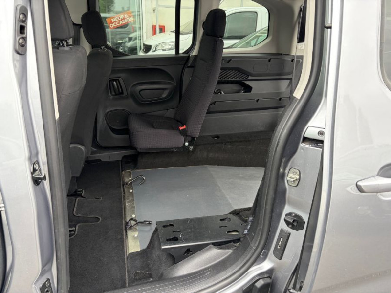Photo 15 de l'offre de OPEL COMBO LIFE 1.5 DIESEL 130 EAT8 Equipé TPMR Nbses Options à 31900€ chez Mérignac auto
