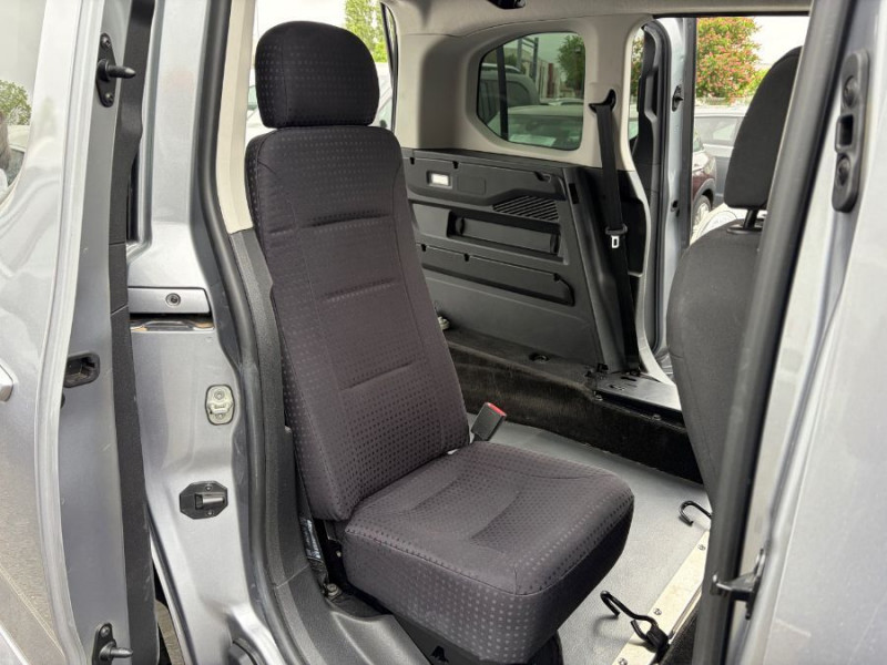 Photo 6 de l'offre de OPEL COMBO LIFE 1.5 DIESEL 130 EAT8 Equipé TPMR Nbses Options à 31900€ chez Mérignac auto
