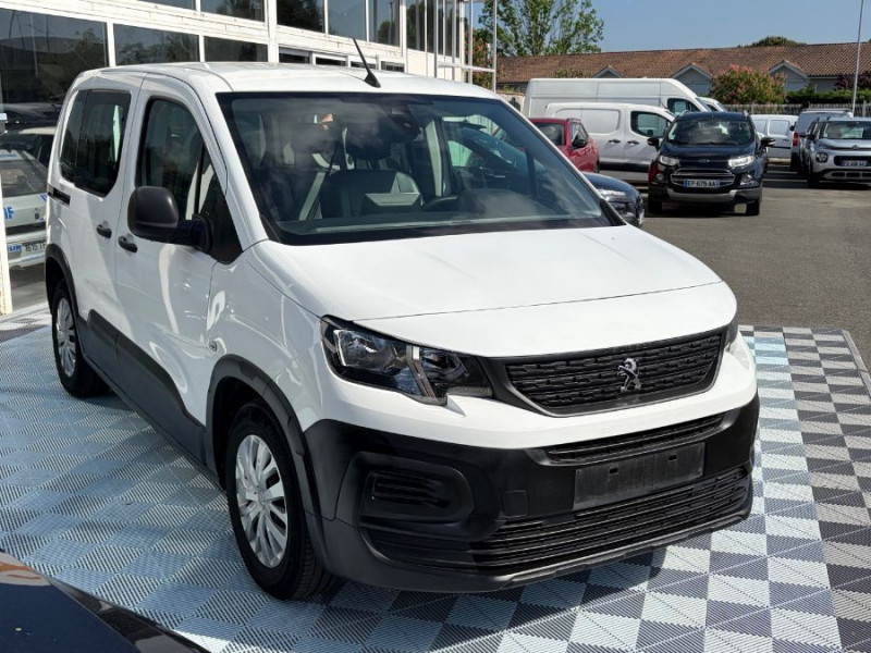 Photo 2 de l'offre de PEUGEOT RIFTER 1.2 PureTech 110 BVM6 ACTIVE GPS Bluetooth Attel. à 18950€ chez Mérignac auto
