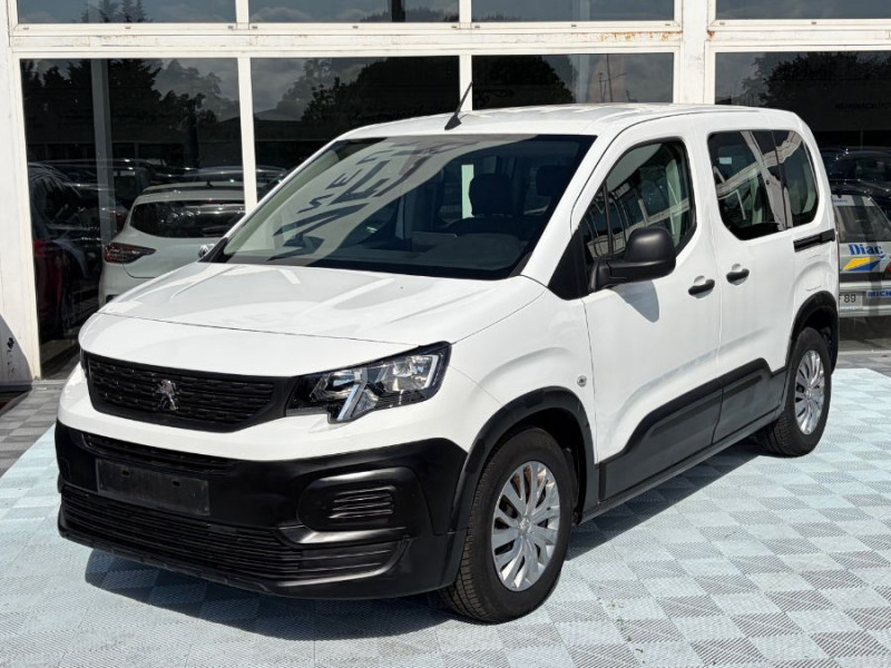 Photo 1 de l'offre de PEUGEOT RIFTER 1.2 PureTech 110 BVM6 ACTIVE GPS Bluetooth Attel. à 18950€ chez Mérignac auto