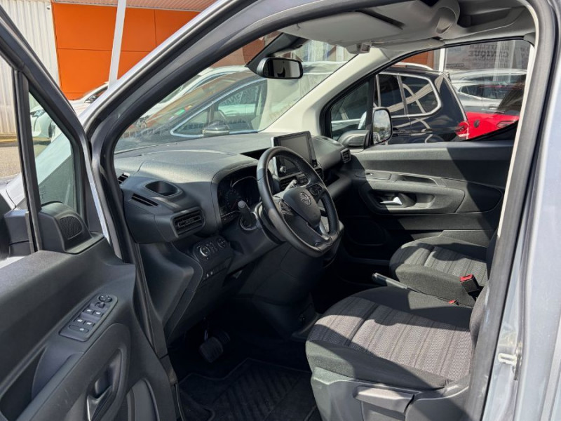 Photo 19 de l'offre de OPEL COMBO LIFE 1.5 DIESEL 130 EAT8 Equipé TPMR Nbses Options à 31900€ chez Mérignac auto