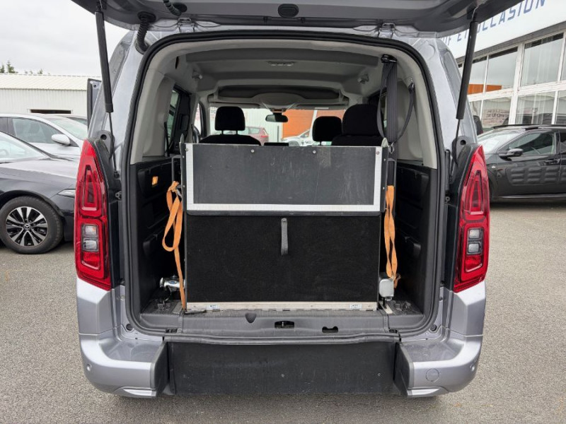 Photo 12 de l'offre de OPEL COMBO LIFE 1.5 DIESEL 130 EAT8 Equipé TPMR Nbses Options à 31900€ chez Mérignac auto
