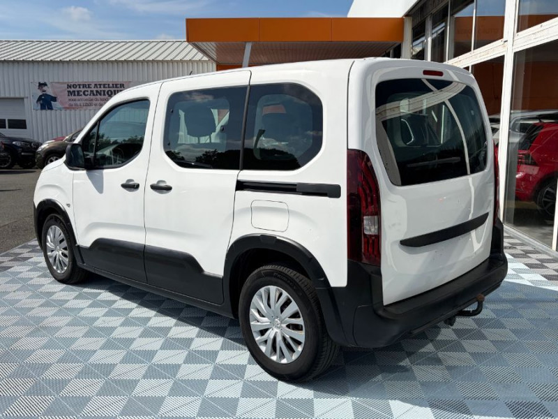 Photo 3 de l'offre de PEUGEOT RIFTER 1.2 PureTech 110 BVM6 ACTIVE GPS Bluetooth Attel. à 18950€ chez Mérignac auto