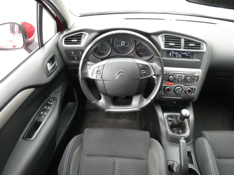 Photo 4 de l'offre de CITROEN C4 1.2 PureTech 110 FEEL CLIM Auto Radar Bluetooth à 9950€ chez Mérignac auto