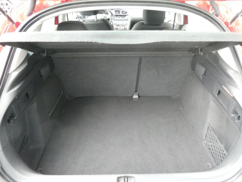 Photo 9 de l'offre de CITROEN C4 1.2 PureTech 110 FEEL CLIM Auto Radar Bluetooth à 9950€ chez Mérignac auto