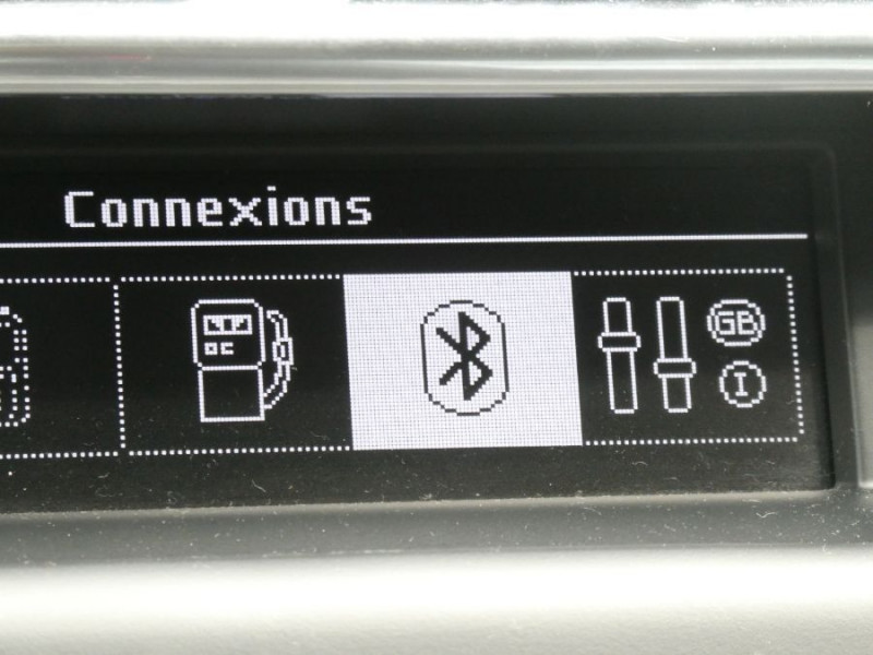 Photo 6 de l'offre de CITROEN C4 1.2 PureTech 110 FEEL CLIM Auto Radar Bluetooth à 9950€ chez Mérignac auto