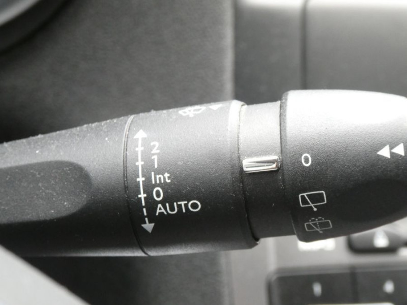 Photo 26 de l'offre de CITROEN C4 1.2 PureTech 110 FEEL CLIM Auto Radar Bluetooth à 9950€ chez Mérignac auto