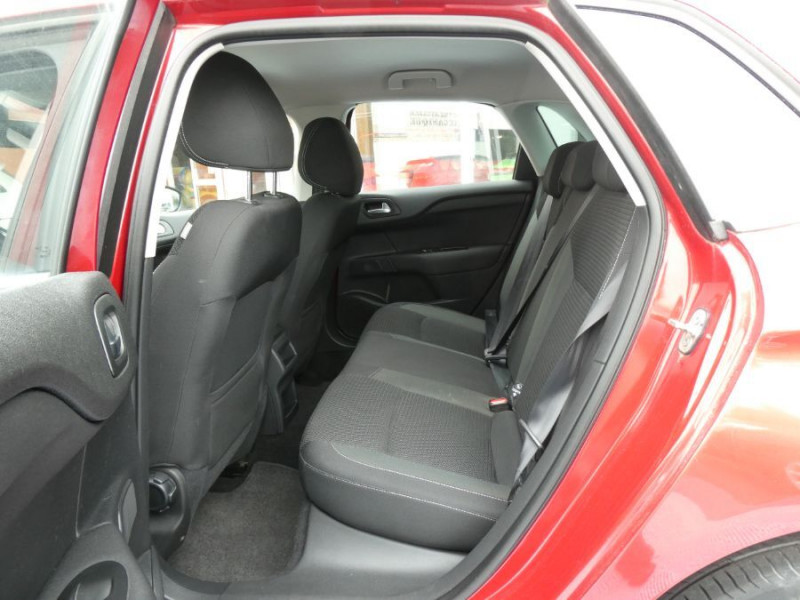 Photo 13 de l'offre de CITROEN C4 1.2 PureTech 110 FEEL CLIM Auto Radar Bluetooth à 9950€ chez Mérignac auto