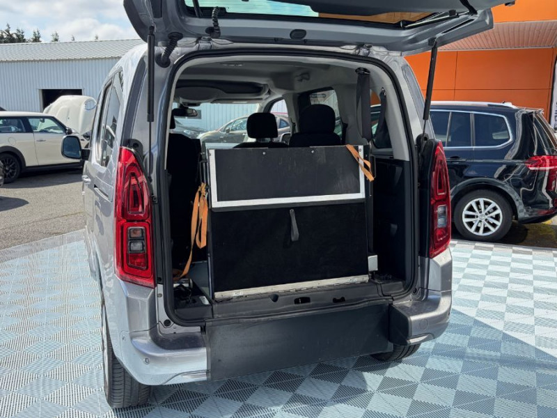 Photo 4 de l'offre de OPEL COMBO LIFE 1.5 DIESEL 130 EAT8 Equipé TPMR Nbses Options à 31900€ chez Mérignac auto