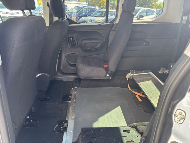 Photo 32 de l'offre de OPEL COMBO LIFE 1.5 DIESEL 130 EAT8 Equipé TPMR Nbses Options à 31900€ chez Mérignac auto