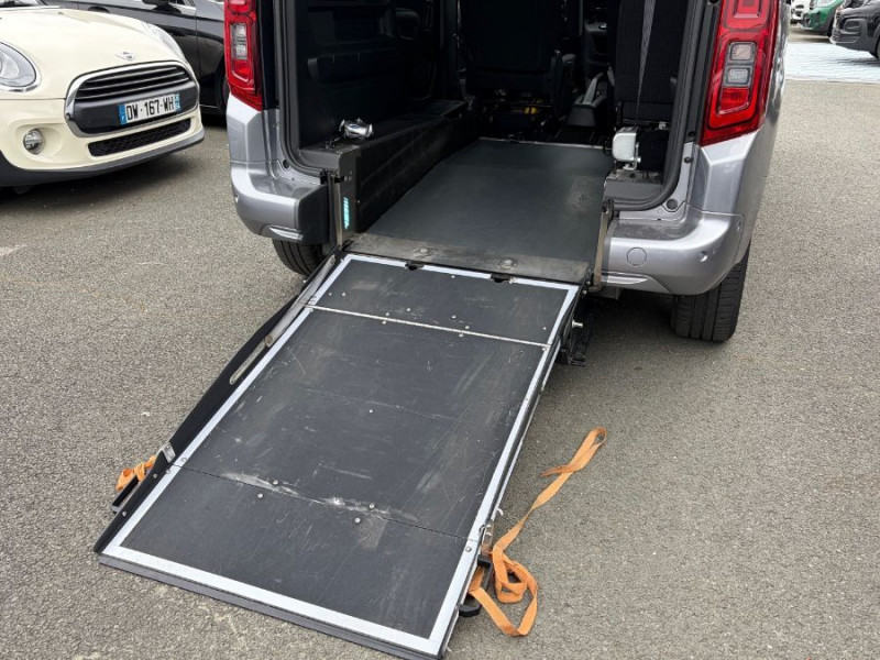 Photo 34 de l'offre de OPEL COMBO LIFE 1.5 DIESEL 130 EAT8 Equipé TPMR Nbses Options à 31900€ chez Mérignac auto