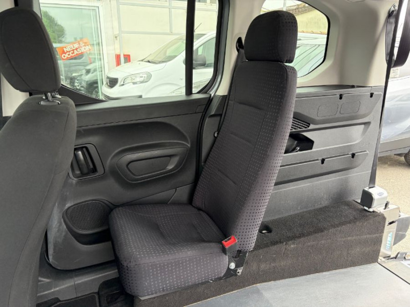Photo 6 de l'offre de OPEL COMBO LIFE 1.5 DIESEL 130 EAT8 Equipé TPMR Nbses Options à 31900€ chez Mérignac auto
