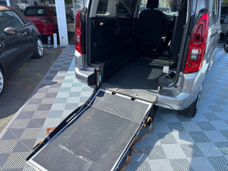 Photo 29 de l'offre de OPEL COMBO LIFE 1.5 DIESEL 130 EAT8 Equipé TPMR Nbses Options à 31900€ chez Mérignac auto