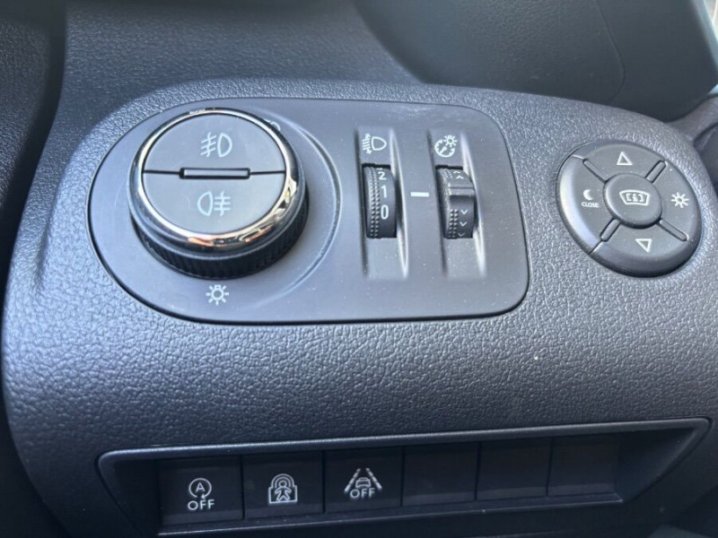 Photo 40 de l'offre de OPEL COMBO LIFE 1.5 DIESEL 130 EAT8 Equipé TPMR Nbses Options à 31900€ chez Mérignac auto