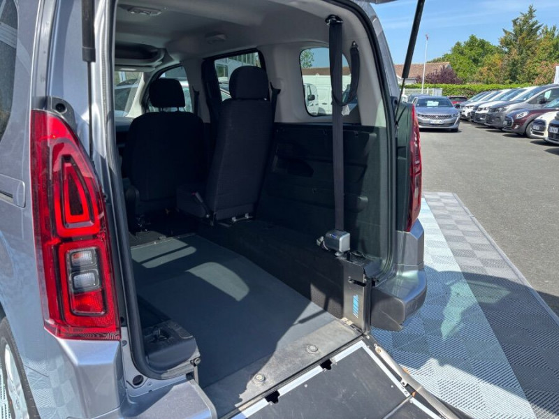 Photo 28 de l'offre de OPEL COMBO LIFE 1.5 DIESEL 130 EAT8 Equipé TPMR Nbses Options à 31900€ chez Mérignac auto