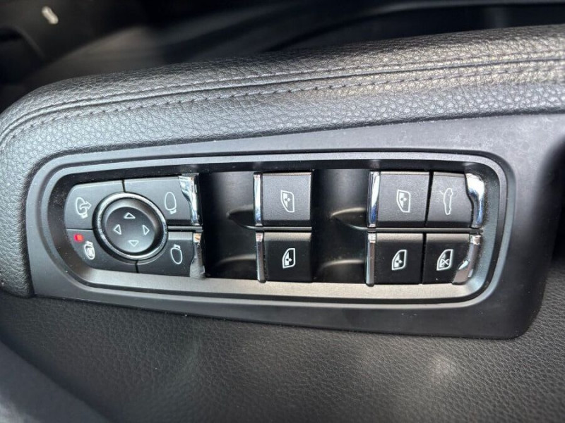 Photo 42 de l'offre de PORSCHE MACAN II 3.0 V6 S 354 PDK 360° JA20 1ère Main à 56500€ chez Mérignac auto
