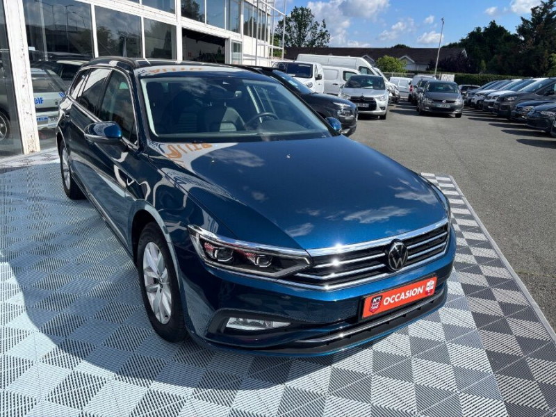 Photo 2 de l'offre de VOLKSWAGEN PASSAT SW VIII 1.5 TSI 150 DSG7 STYLE BUSINESS CUIR GPS ACC Hayon EL. 1ère Main à 29500€ chez Mérignac auto