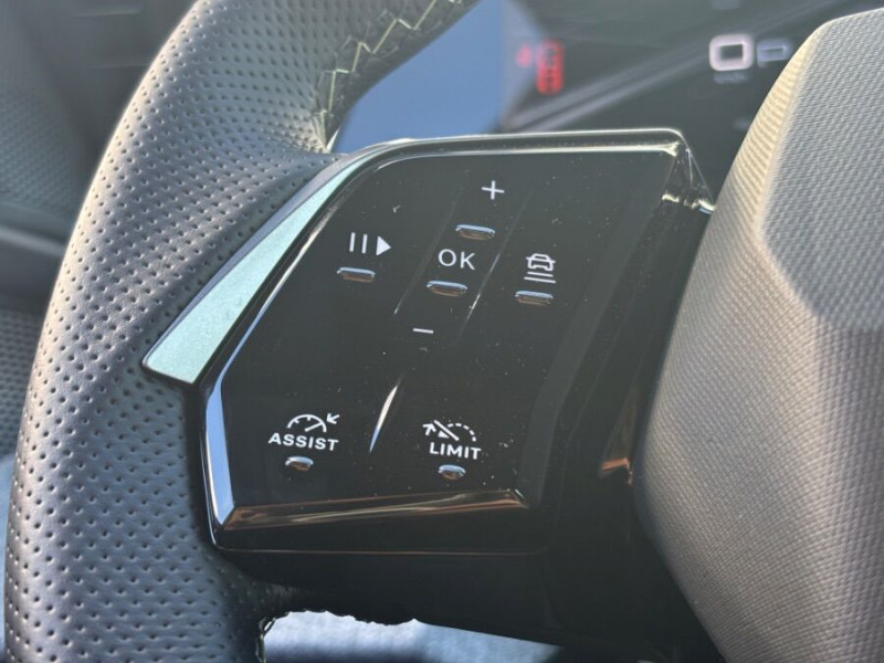 Photo 21 de l'offre de PEUGEOT 3008 HYBRID 145 e-DCS6 GT EXCLUSIVE Alcantara 360° à 34690€ chez Mérignac auto