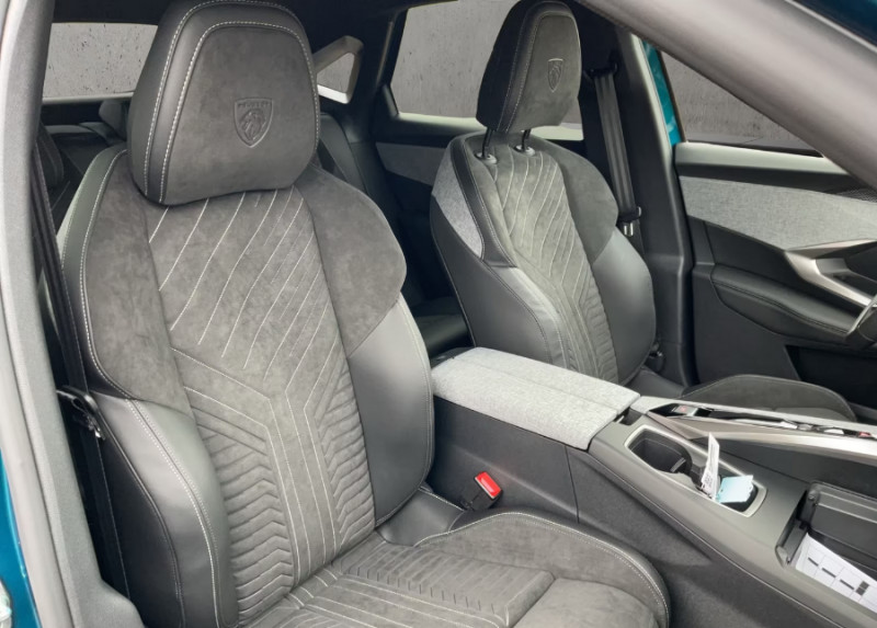 Photo 5 de l'offre de PEUGEOT 3008 HYBRID 145 e-DCS6 GT EXCLUSIVE Alcantara 360° à 34690€ chez Mérignac auto