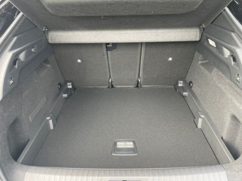 Photo 11 de l'offre de PEUGEOT 3008 HYBRID 145 e-DCS6 ALLURE Panoramic Pack 360° VDA à 31690€ chez Mérignac auto
