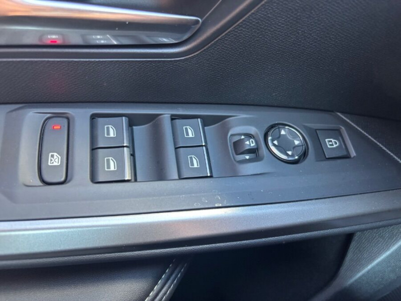 Photo 18 de l'offre de PEUGEOT 3008 HYBRID 145 e-DCS6 GT EXCLUSIVE Alcantara 360° à 34690€ chez Mérignac auto