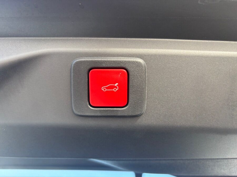 Photo 9 de l'offre de PEUGEOT 3008 HYBRID 145 e-DCS6 GT EXCLUSIVE Alcantara 360° à 34690€ chez Mérignac auto