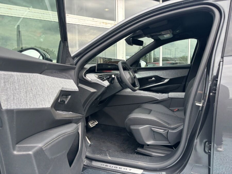 Photo 16 de l'offre de PEUGEOT 3008 HYBRID 145 e-DCS6 GT Hayon Elect. LED Pixel SC à 32950€ chez Mérignac auto