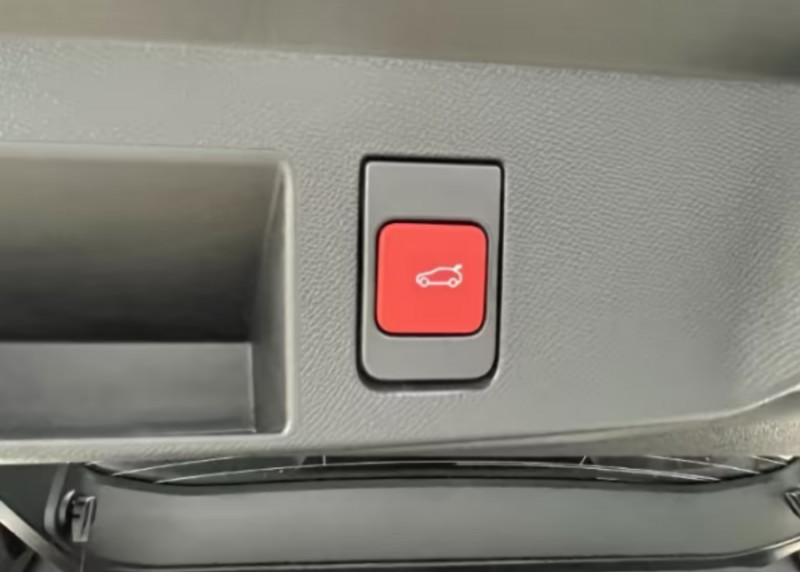 Photo 6 de l'offre de CITROEN C5 AIRCROSS NEW 1.2 HYBRIDE 145 EAT8 PLUS PACK Techno Hayon EL. à 30850€ chez Mérignac auto